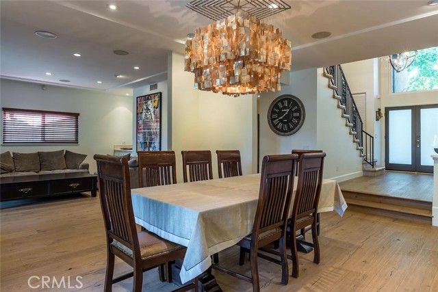 15232 Hartsook, Sherman Oaks, CA 91403
