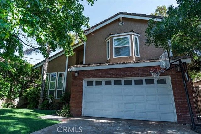 15232 Hartsook, Sherman Oaks, CA 91403