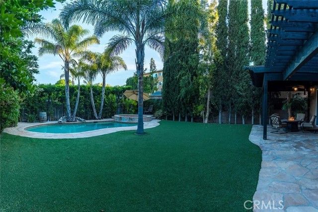 15232 Hartsook, Sherman Oaks, CA 91403