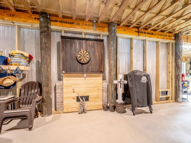 68 Dolphin Place, Freeport, FL 32439