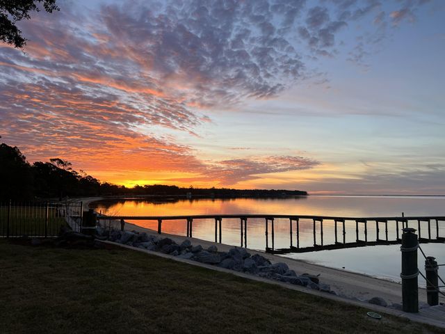 68 Dolphin Place, Freeport, FL 32439