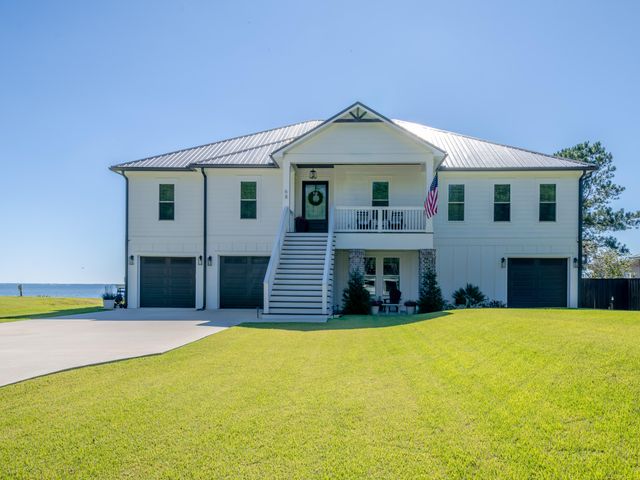 68 Dolphin Place, Freeport, FL 32439