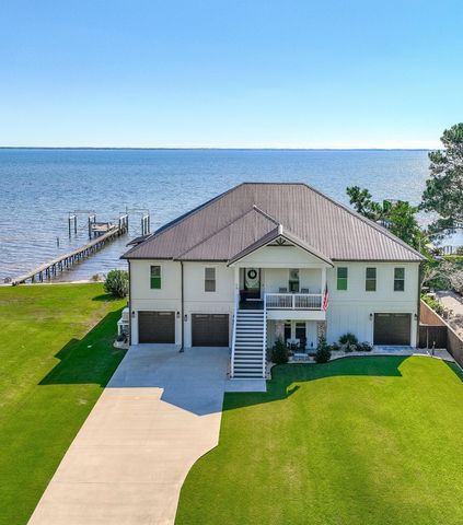 68 Dolphin Place, Freeport, FL 32439