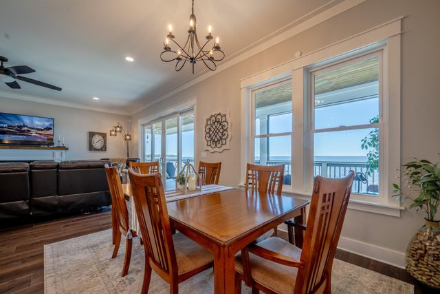 68 Dolphin Place, Freeport, FL 32439