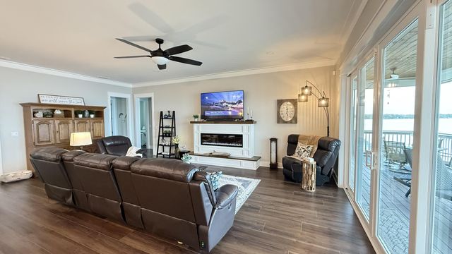 68 Dolphin Place, Freeport, FL 32439