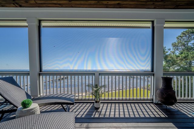 68 Dolphin Place, Freeport, FL 32439