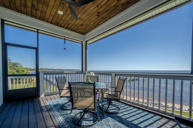 68 Dolphin Place, Freeport, FL 32439