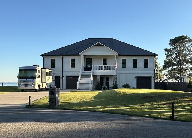 68 Dolphin Place, Freeport, FL 32439