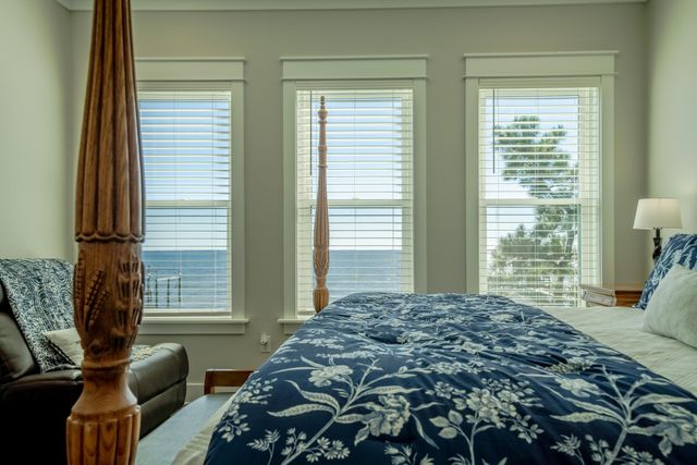 68 Dolphin Place, Freeport, FL 32439