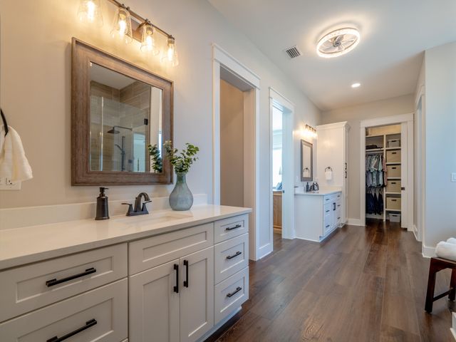 68 Dolphin Place, Freeport, FL 32439