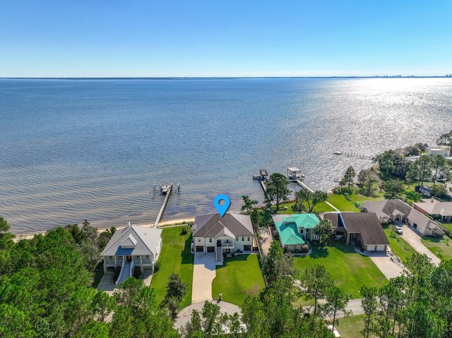 68 Dolphin Place, Freeport, FL 32439