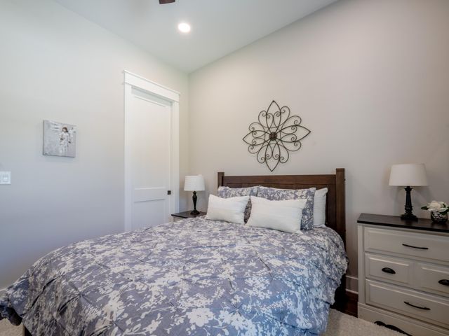 68 Dolphin Place, Freeport, FL 32439