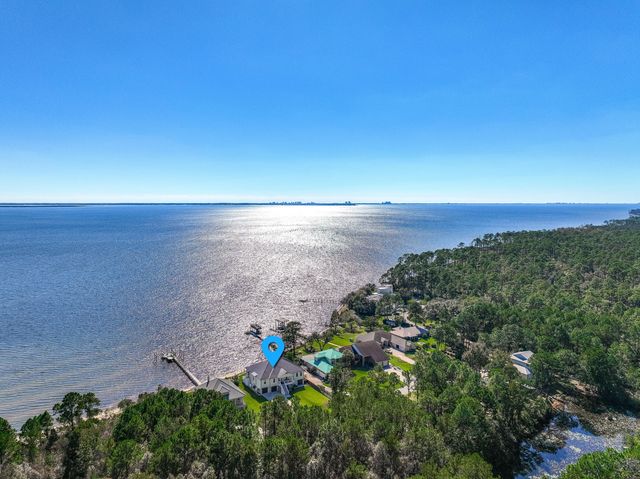 68 Dolphin Place, Freeport, FL 32439