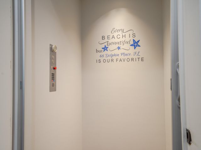 68 Dolphin Place, Freeport, FL 32439