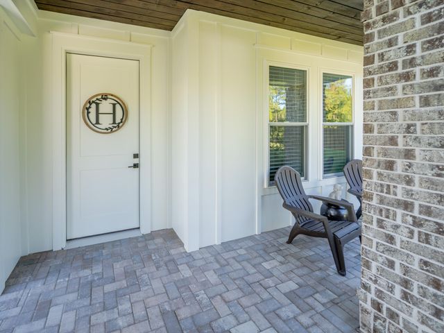 68 Dolphin Place, Freeport, FL 32439