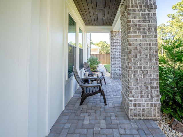 68 Dolphin Place, Freeport, FL 32439