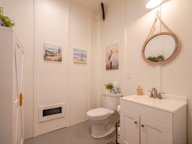 68 Dolphin Place, Freeport, FL 32439