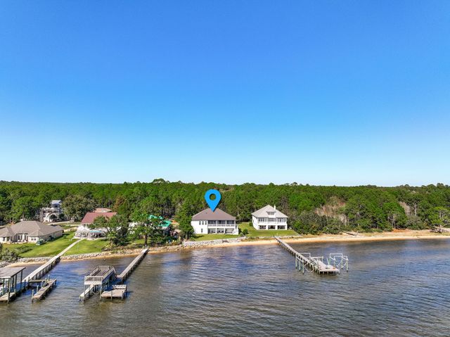 68 Dolphin Place, Freeport, FL 32439