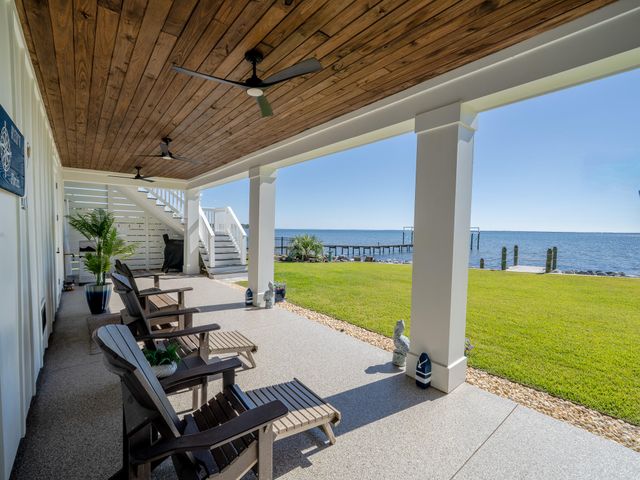 68 Dolphin Place, Freeport, FL 32439