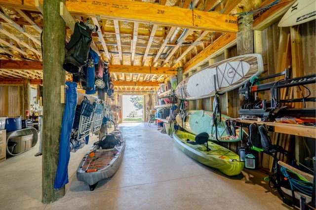 68 Dolphin Place, Freeport, FL 32439