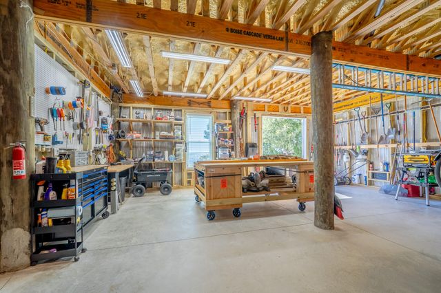 68 Dolphin Place, Freeport, FL 32439