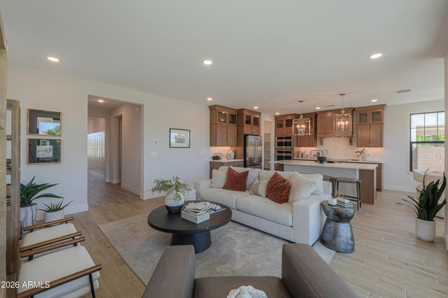 2431 W LOS ARBOLES Place, Chandler, AZ 85224