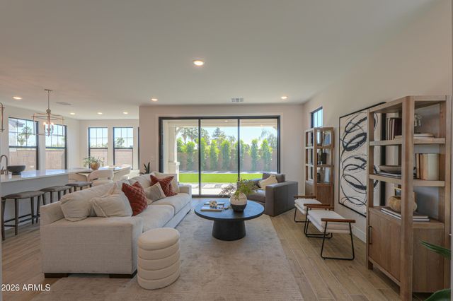 2431 W LOS ARBOLES Place, Chandler, AZ 85224