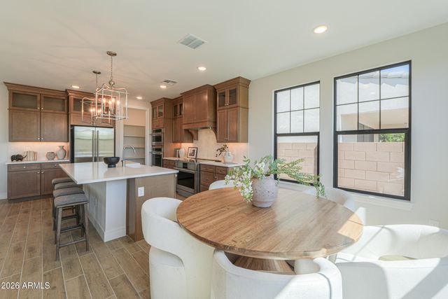 2431 W LOS ARBOLES Place, Chandler, AZ 85224