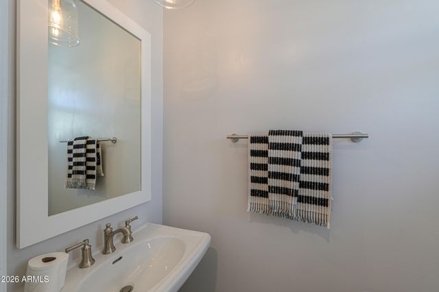 2431 W LOS ARBOLES Place, Chandler, AZ 85224