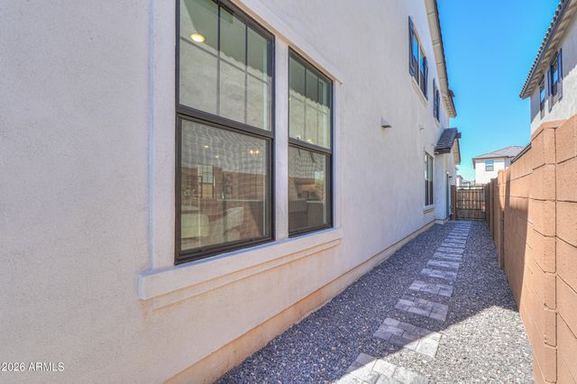 2431 W LOS ARBOLES Place, Chandler, AZ 85224