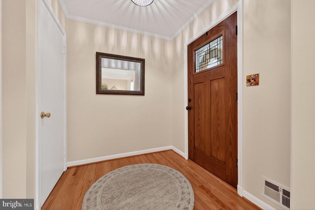 Image 11 of property listing at 3 SAINT ANDREWS CROSSOVER, Severna Park, MD 21146