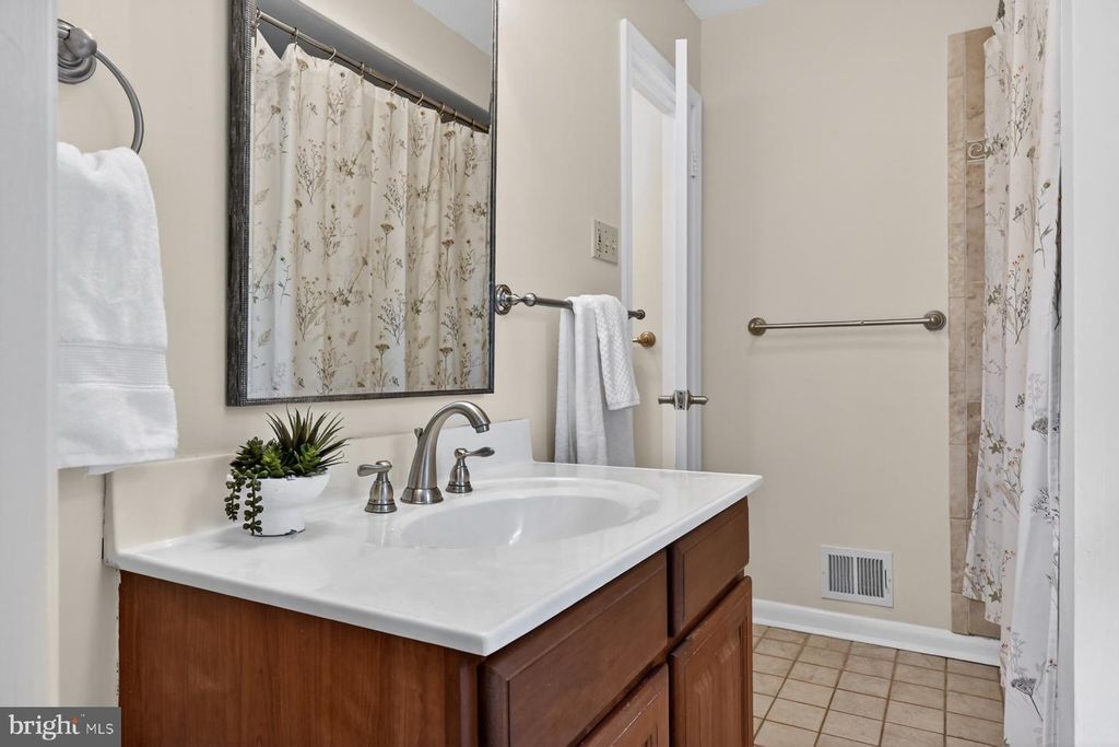 Image 28 of property listing at 3 SAINT ANDREWS CROSSOVER, Severna Park, MD 21146