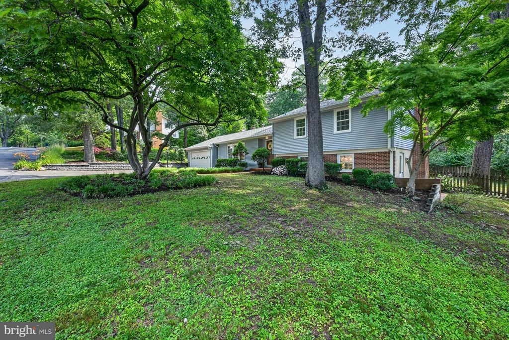 Image 3 of property listing at 3 SAINT ANDREWS CROSSOVER, Severna Park, MD 21146