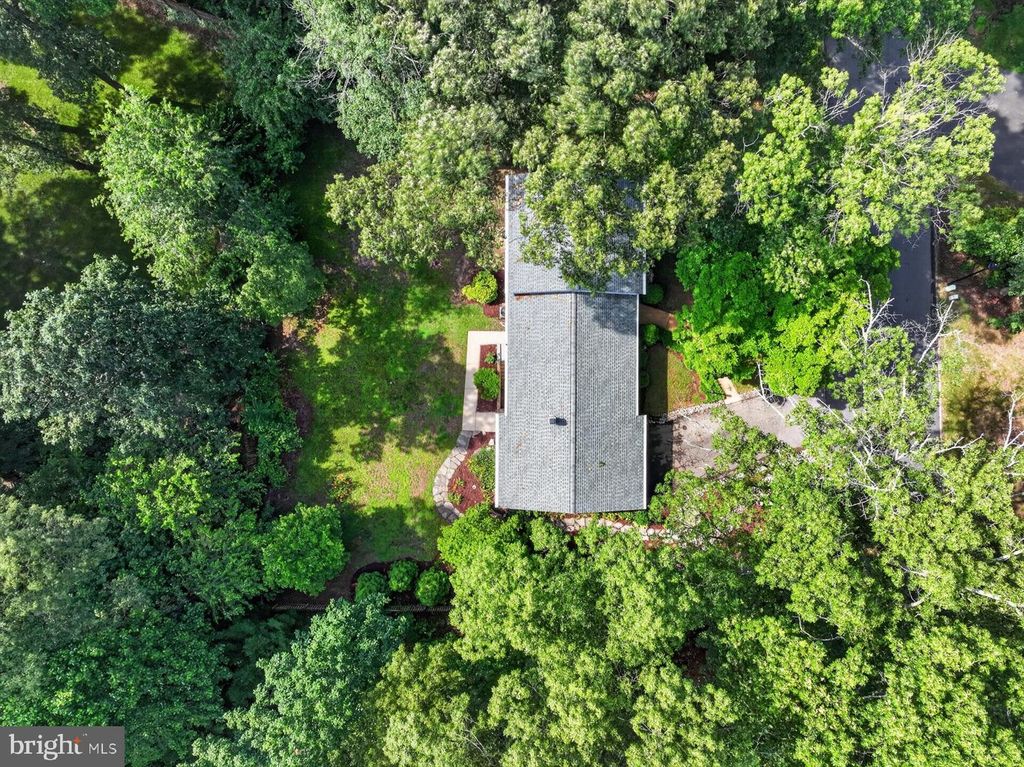 Image 6 of property listing at 3 SAINT ANDREWS CROSSOVER, Severna Park, MD 21146