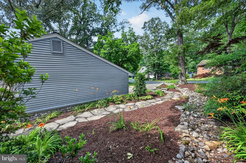 Image 7 of property listing at 3 SAINT ANDREWS CROSSOVER, Severna Park, MD 21146