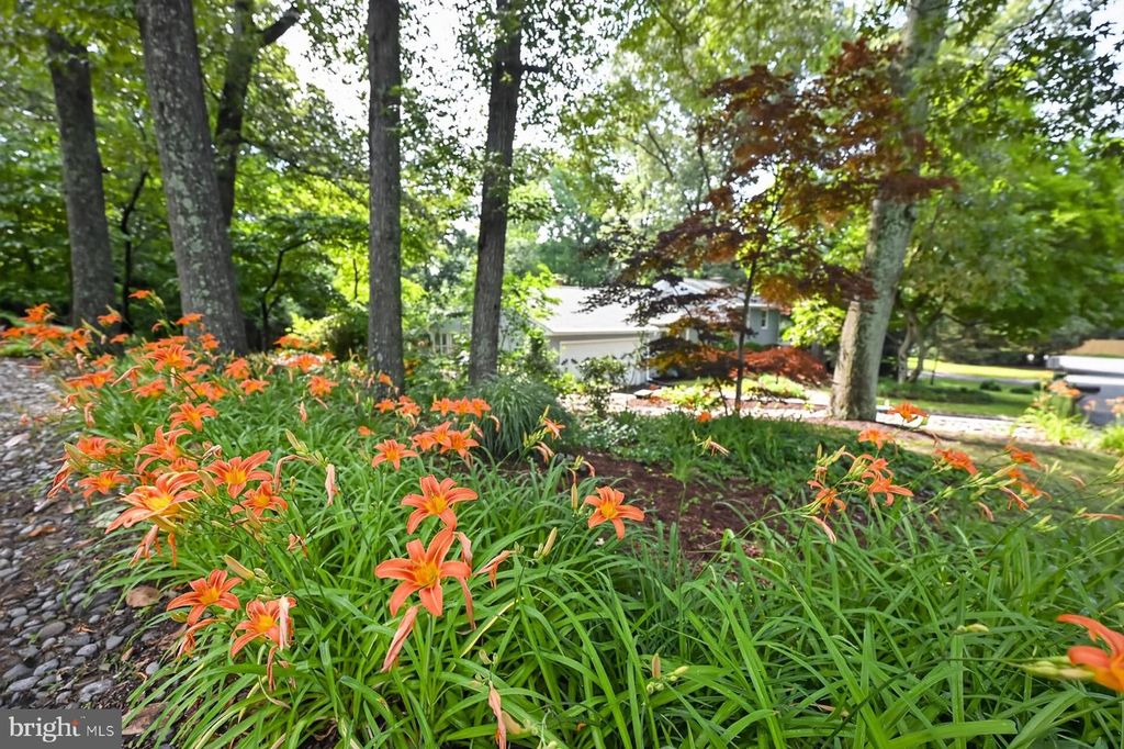Image 8 of property listing at 3 SAINT ANDREWS CROSSOVER, Severna Park, MD 21146