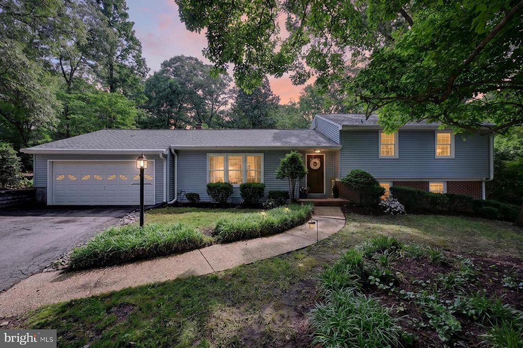 Image 9 of property listing at 3 SAINT ANDREWS CROSSOVER, Severna Park, MD 21146