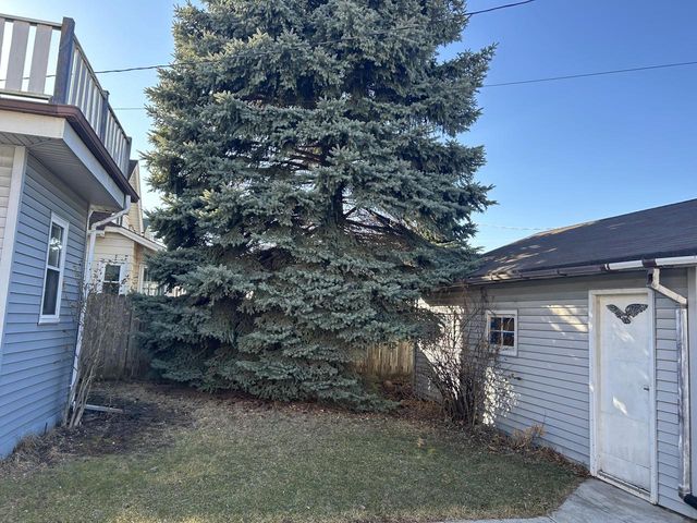 2922 W Mitchell STREET, Milwaukee, WI 53215