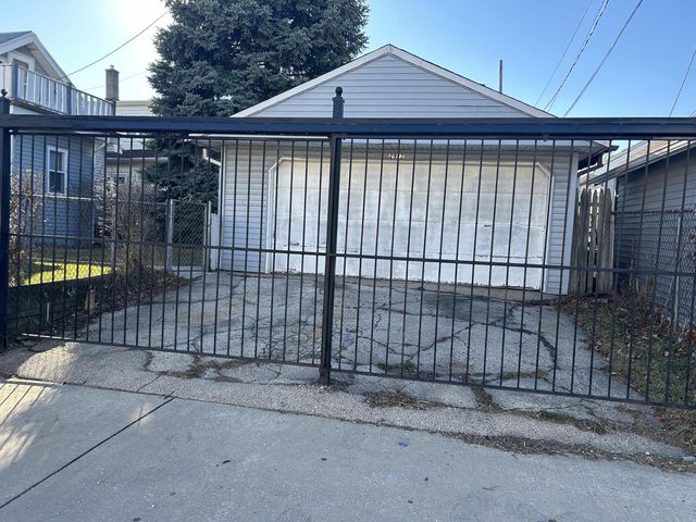 2922 W Mitchell STREET, Milwaukee, WI 53215