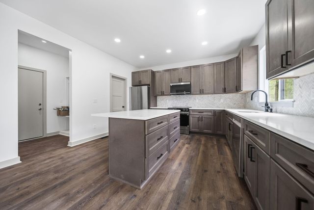 3770 Minnesota Avenue, Columbus, OH 43219
