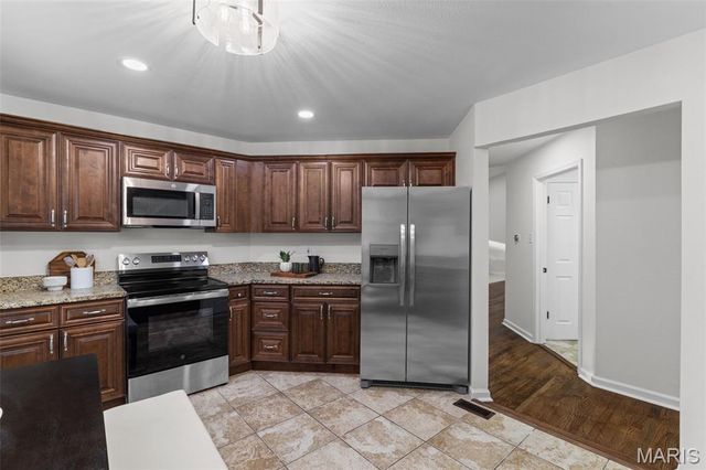 659 Foxtail Drive, Florissant, MO 63034