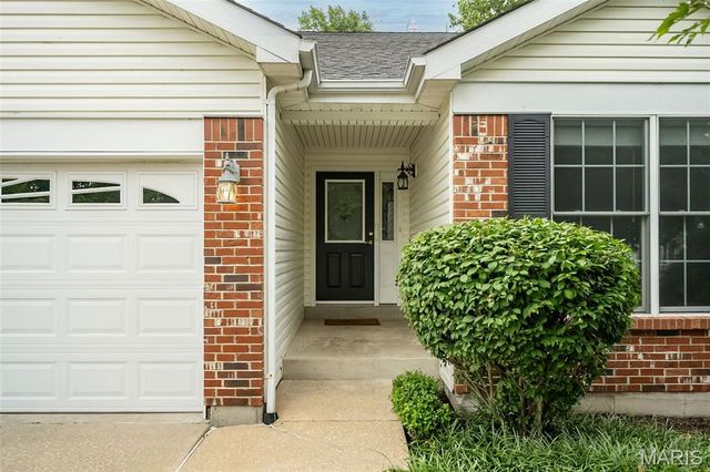 46 Soenker Circle, St Peters, MO 63376