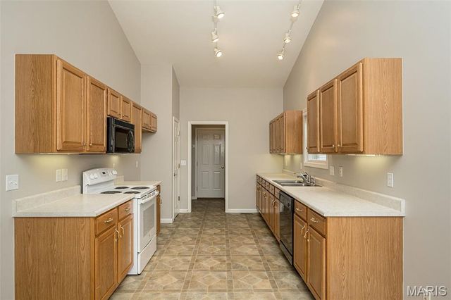 46 Soenker Circle, St Peters, MO 63376