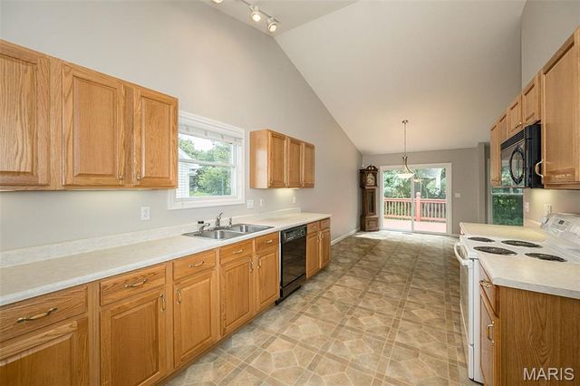 46 Soenker Circle, St Peters, MO 63376