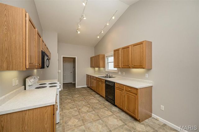 46 Soenker Circle, St Peters, MO 63376