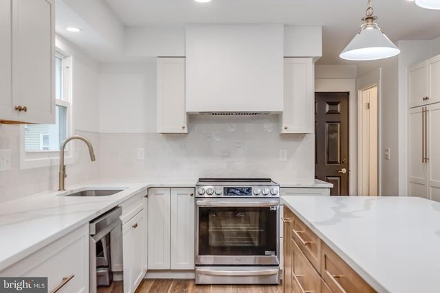 919 HILLCREST, Martinsburg, WV 25401