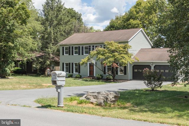 919 HILLCREST, Martinsburg, WV 25401