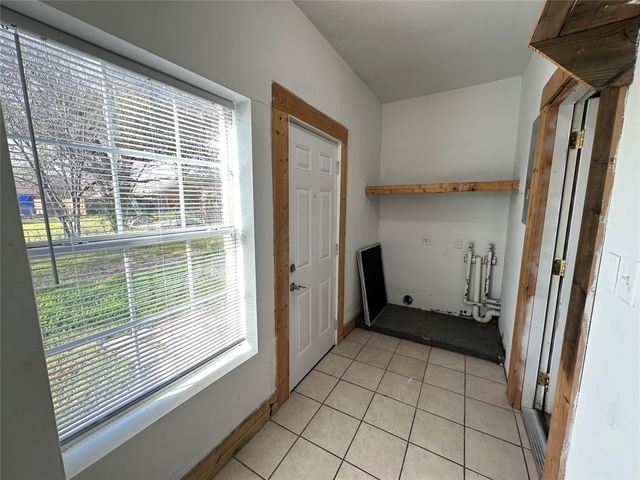 214 S 4th Street, Wills Point, TX 75169