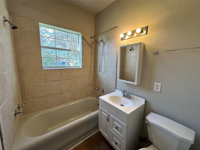 214 S 4th Street, Wills Point, TX 75169