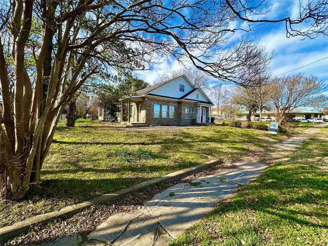 214 S 4th Street, Wills Point, TX 75169